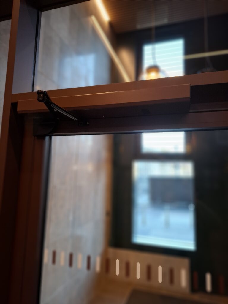 Dörrautomatik för Brf i Stockholm